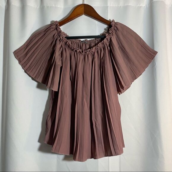 Charlotte Russe Purple Shoulder Top - Picture 1 of 2
